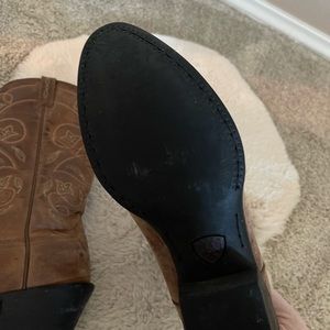 Ariat cowgirl boots